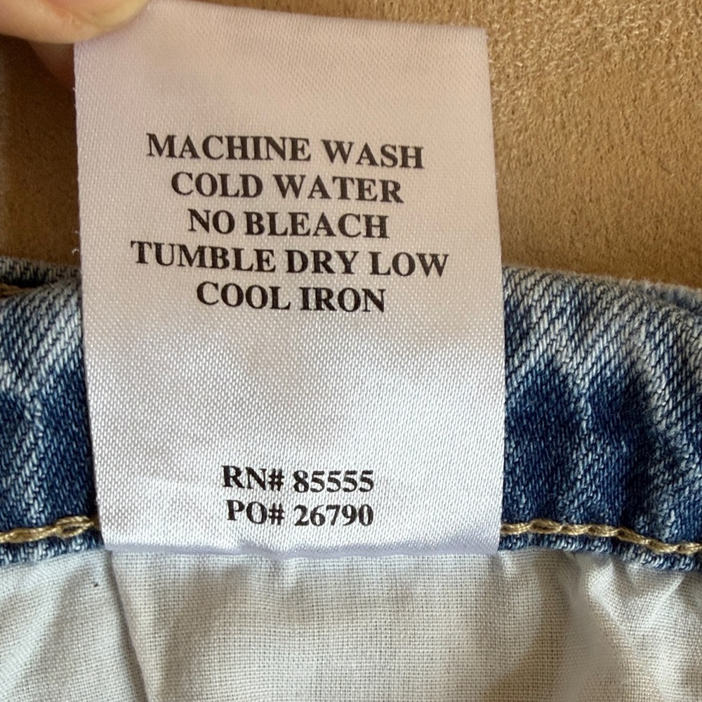 Daze  Tough Love Denim Frayed Hem Distressed Light Wash Women’s  Shorts Size 24 - Picture 9 of 11